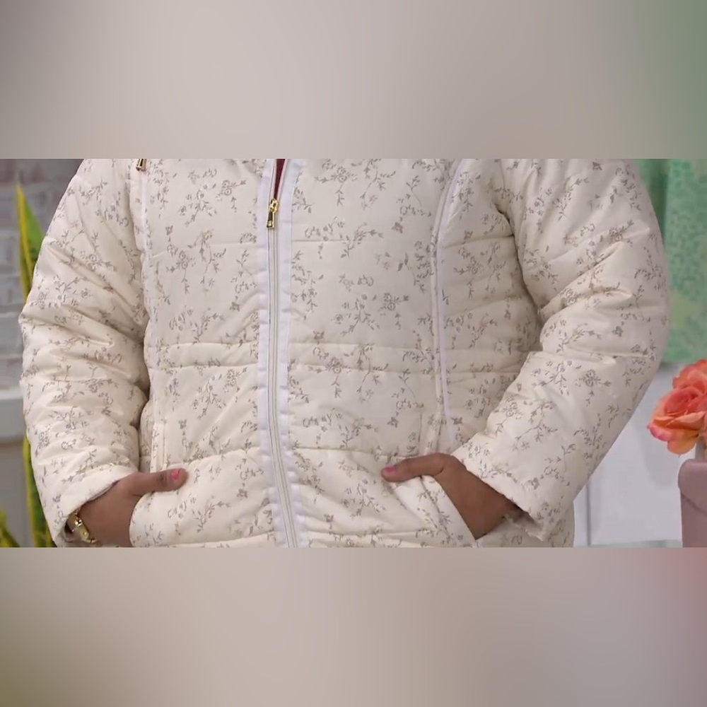 NWOT Isaac Mizrahi Live! Ditsy Floral Puffer Coat w/ Faux Fur Hood - Picture 9 of 12